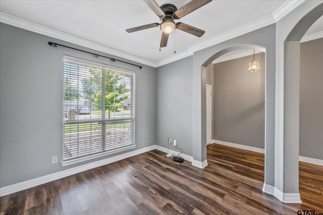 401 Amanda Court, Whitehouse, TX 75791