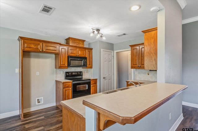 401 Amanda Court, Whitehouse, TX 75791