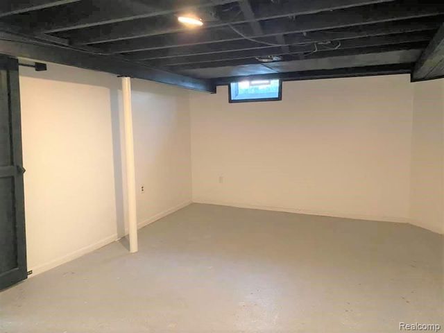 25 Highland Ave Unit 2, Clawson, MI 48017