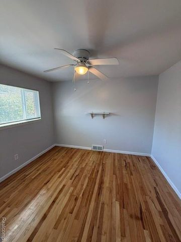 25 Highland Ave Unit 2, Clawson, MI 48017