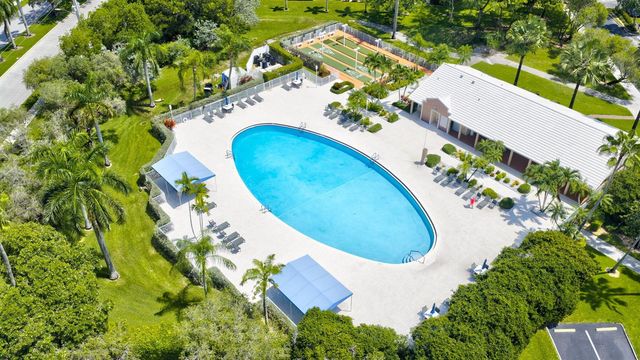 7805 Trent Drive 408, Tamarac, FL 33321