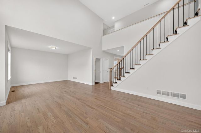 12 Kensington Lane, Poughkeepsie, NY 12603