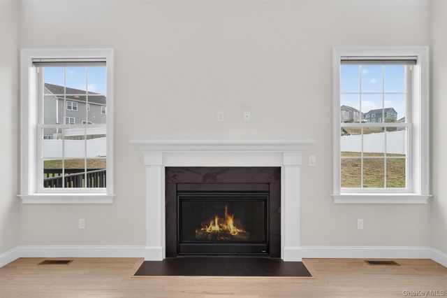 12 Kensington Lane, Poughkeepsie, NY 12603