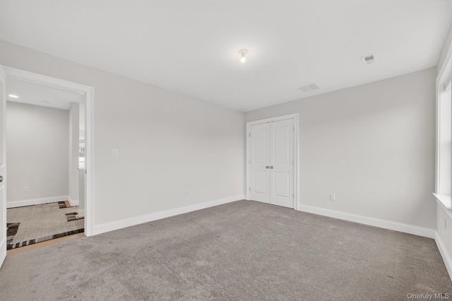 12 Kensington Lane, Poughkeepsie, NY 12603