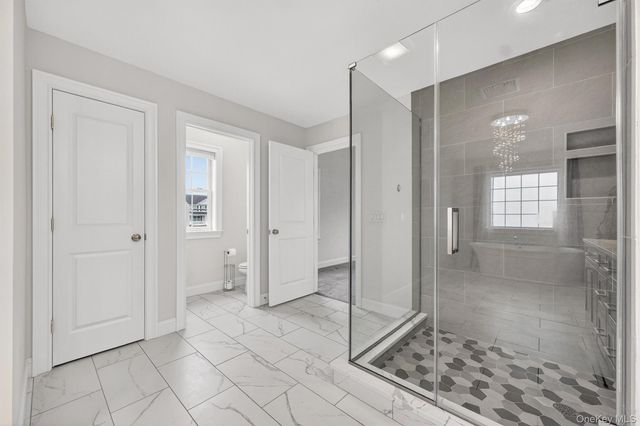 12 Kensington Lane, Poughkeepsie, NY 12603