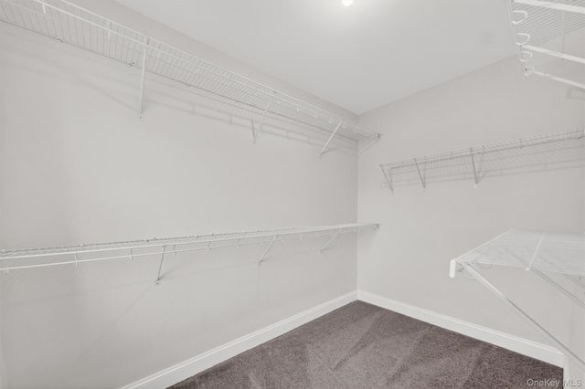 12 Kensington Lane, Poughkeepsie, NY 12603