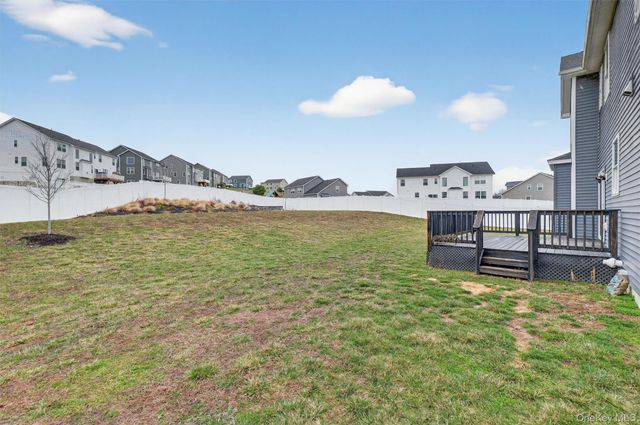 12 Kensington Lane, Poughkeepsie, NY 12603