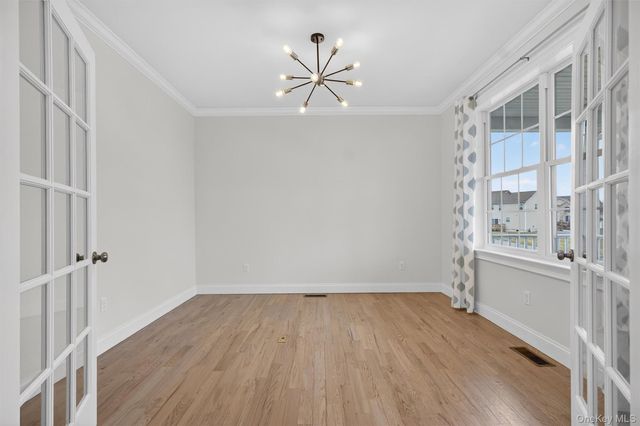 12 Kensington Lane, Poughkeepsie, NY 12603