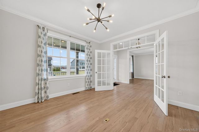 12 Kensington Lane, Poughkeepsie, NY 12603