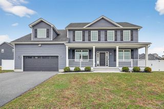 12 Kensington Lane, Poughkeepsie, NY 12603