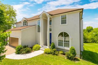 2603 SW Shadow Creek Court, Blue Springs, MO 64015