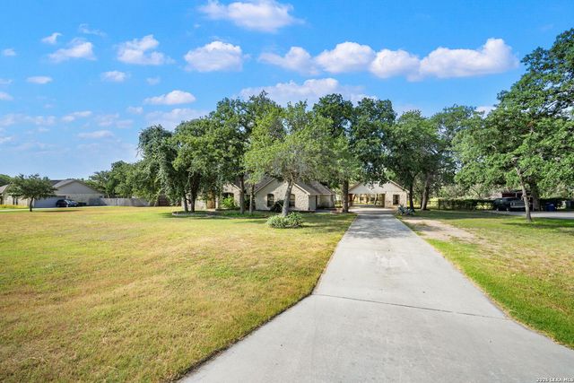 112 LEGACY TRCE, La Vernia, TX 78121