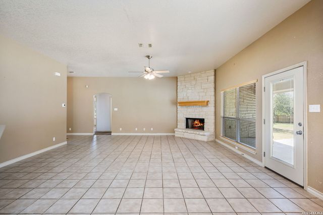 112 LEGACY TRCE, La Vernia, TX 78121
