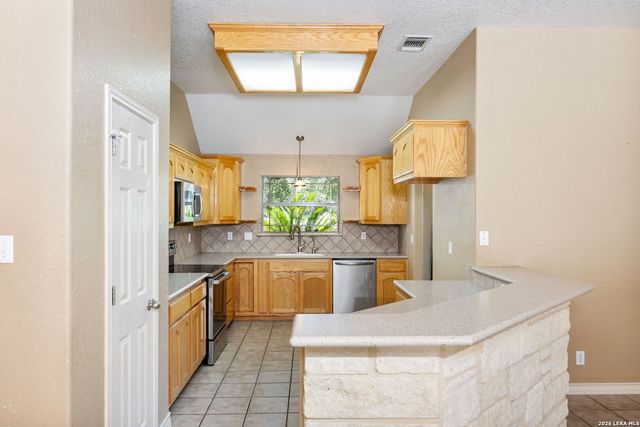 112 LEGACY TRCE, La Vernia, TX 78121