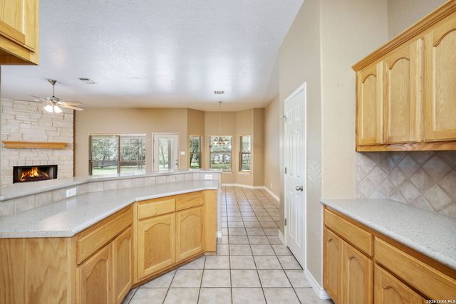 112 LEGACY TRCE, La Vernia, TX 78121