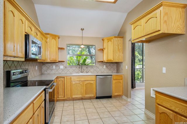 112 LEGACY TRCE, La Vernia, TX 78121