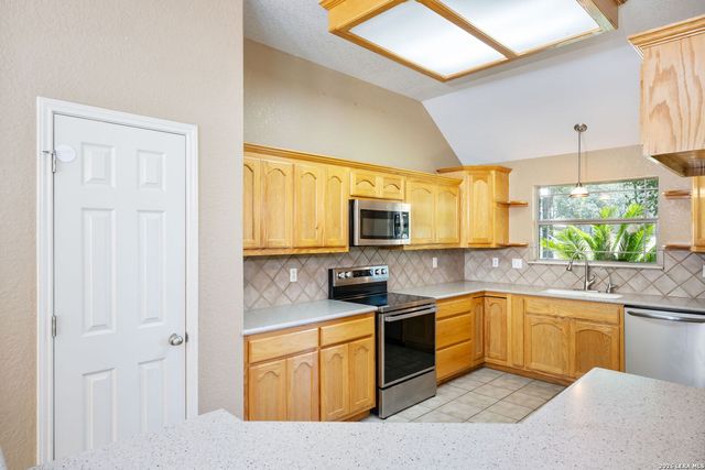 112 LEGACY TRCE, La Vernia, TX 78121