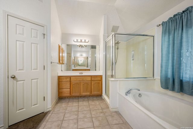 112 LEGACY TRCE, La Vernia, TX 78121