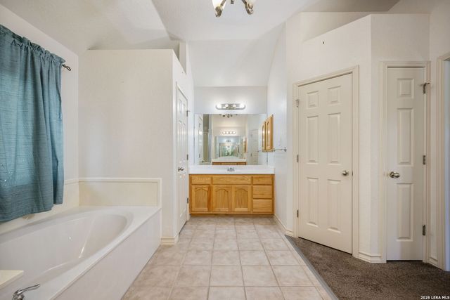 112 LEGACY TRCE, La Vernia, TX 78121