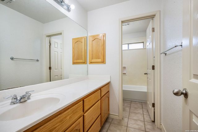 112 LEGACY TRCE, La Vernia, TX 78121