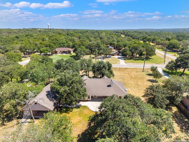 112 LEGACY TRCE, La Vernia, TX 78121