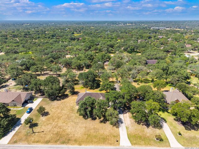 112 LEGACY TRCE, La Vernia, TX 78121