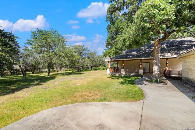 112 LEGACY TRCE, La Vernia, TX 78121