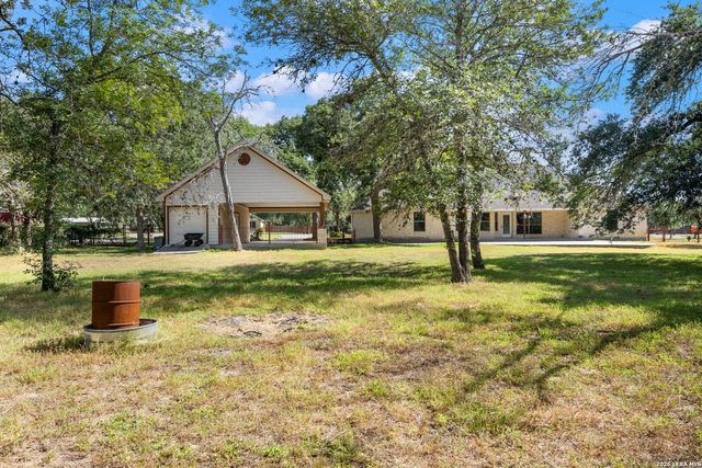 112 LEGACY TRCE, La Vernia, TX 78121