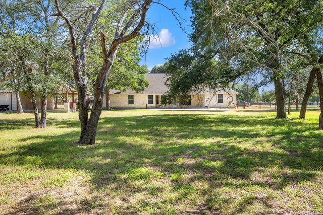 112 LEGACY TRCE, La Vernia, TX 78121