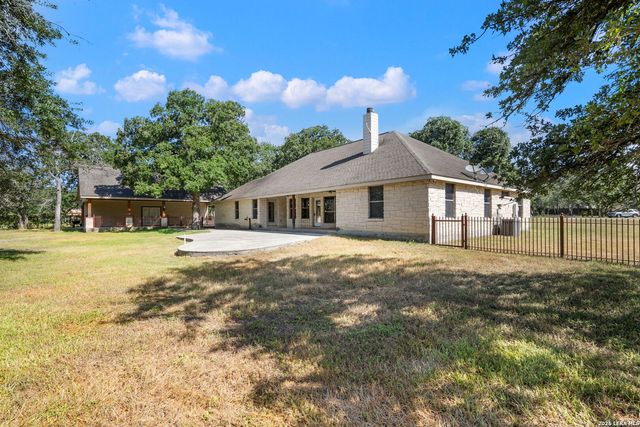 112 LEGACY TRCE, La Vernia, TX 78121