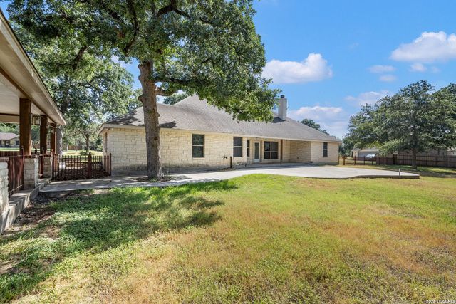 112 LEGACY TRCE, La Vernia, TX 78121