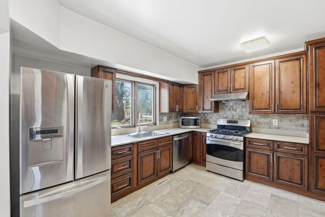 10501 Fillmore Street NE, Blaine, MN 55434