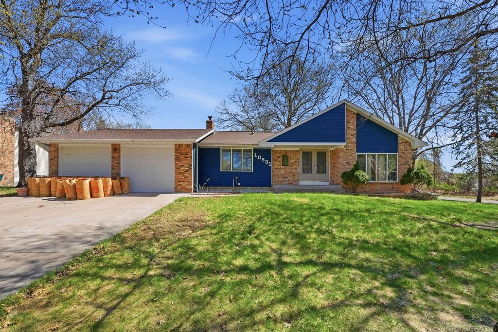 10501 Fillmore Street NE, Blaine, MN 55434