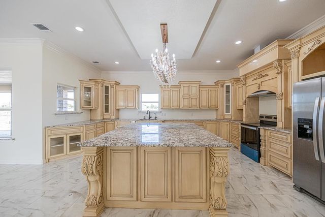 519 E County Rd 138, Midland, TX 79706