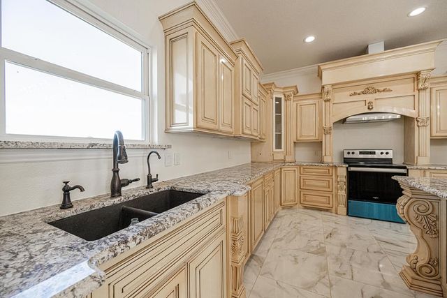 519 E County Rd 138, Midland, TX 79706