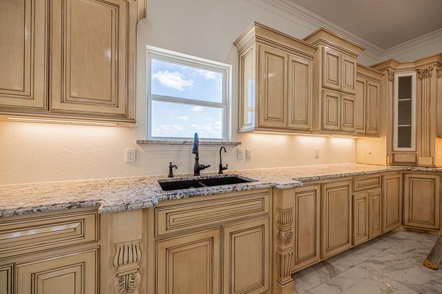 519 E County Rd 138, Midland, TX 79706