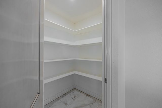 519 E County Rd 138, Midland, TX 79706