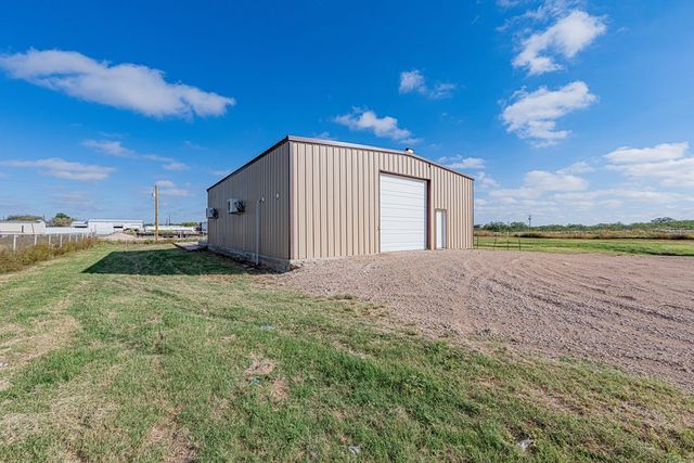 519 E County Rd 138, Midland, TX 79706
