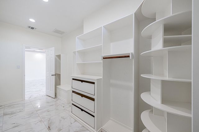 519 E County Rd 138, Midland, TX 79706