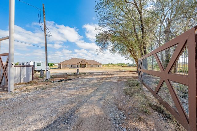 519 E County Rd 138, Midland, TX 79706