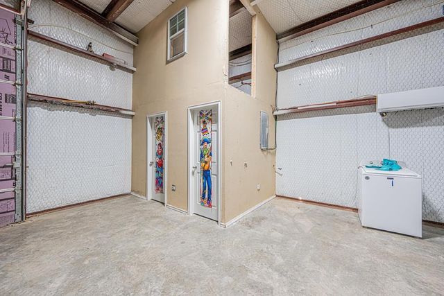 519 E County Rd 138, Midland, TX 79706