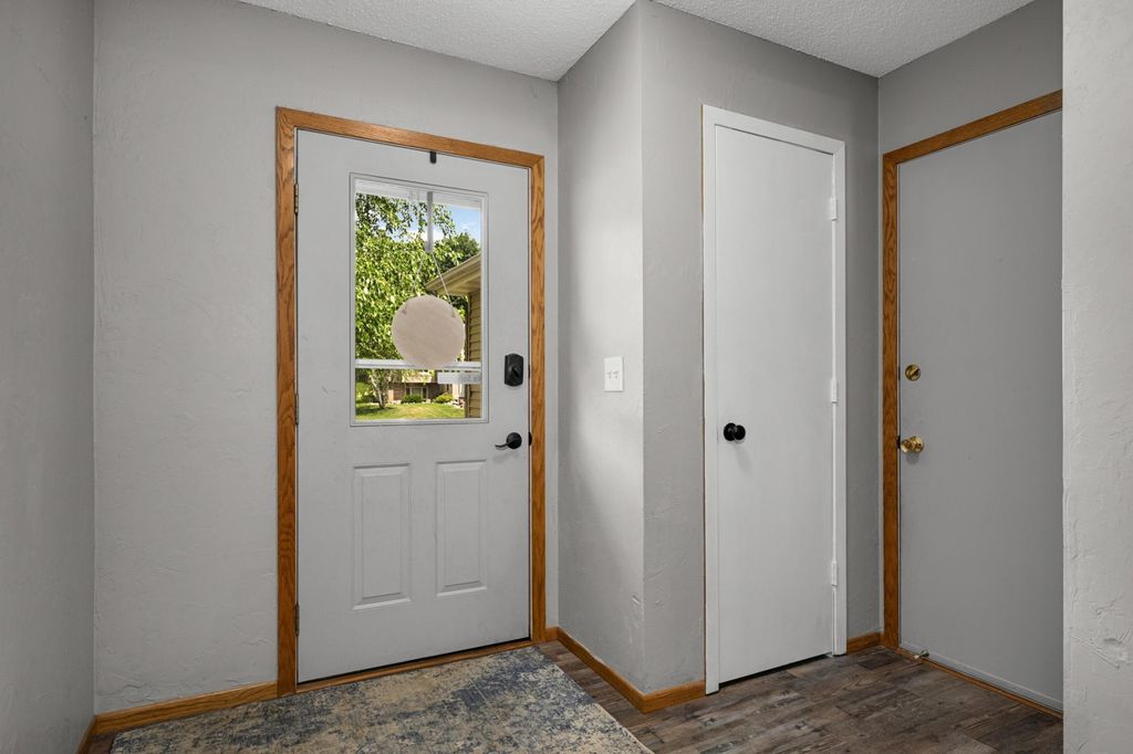 4089 Pennsylvania Avenue, Eagan, MN 55123 — photo 4