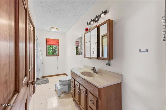 227 Kinchloe Mill Road, Jonesborough, TN 37659