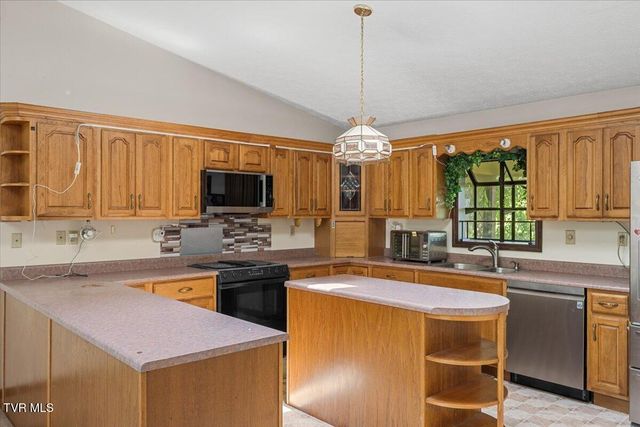 227 Kinchloe Mill Road, Jonesborough, TN 37659