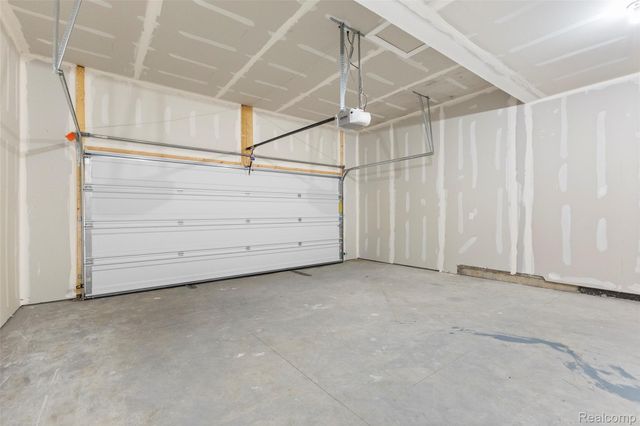 1151 Brendan Bay Drive, Grand Blanc, MI 48439