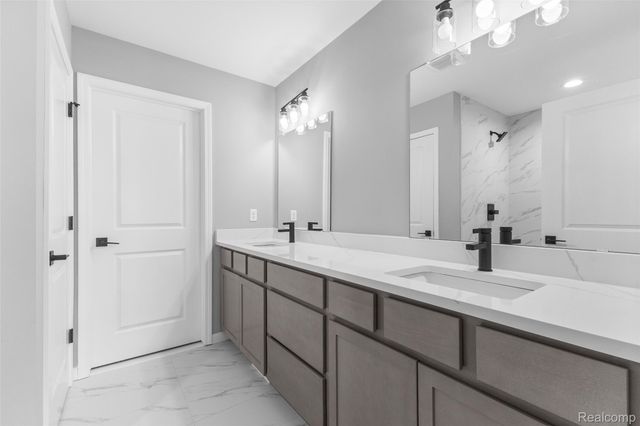 1151 Brendan Bay Drive, Grand Blanc, MI 48439