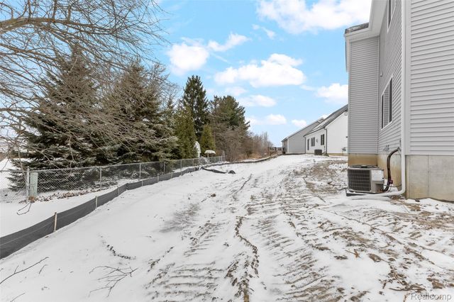 1151 Brendan Bay Drive, Grand Blanc, MI 48439