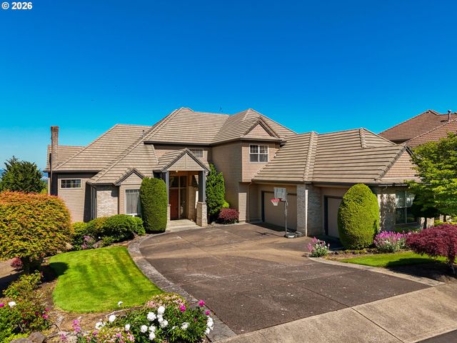 9211 Se HIGHGATE Dr, Happy Valley, OR 97086