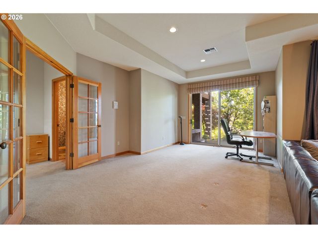 9211 Se HIGHGATE Dr, Happy Valley, OR 97086