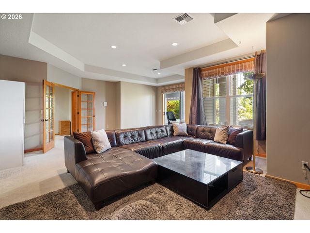 9211 Se HIGHGATE Dr, Happy Valley, OR 97086